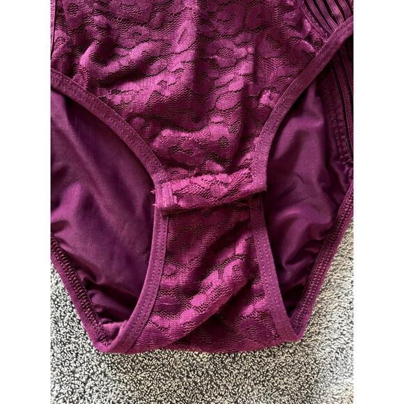 WS Bodysuit Lingerie Lace Cutout Teddy Plunge Purple Bodyshaper Size M - Picture 4 of 4